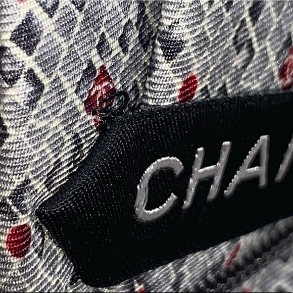 CHANEL 100% Silk Tie CC Logo Tie — Gray/Red/Black - Picture 14 of 14